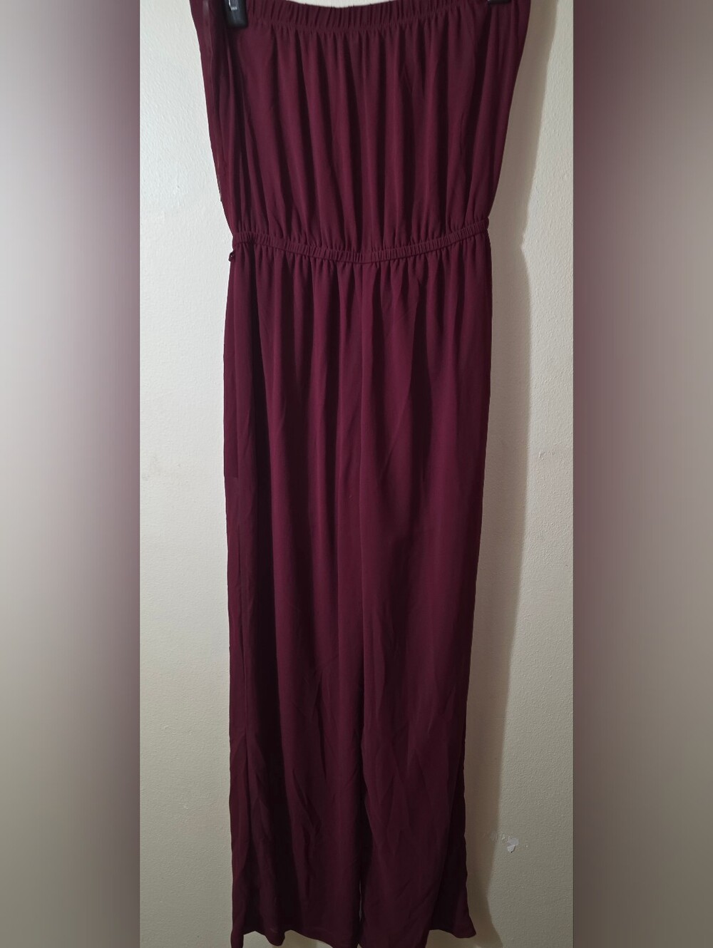 iris Strapless Maxi Dress in Burgundy - Picture 2 of 5